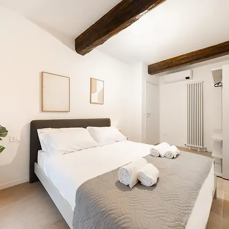 Albana Apartment, Center Daire *
