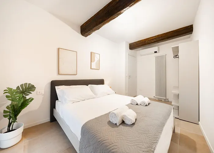 Albana Apartment, Center 公寓 *